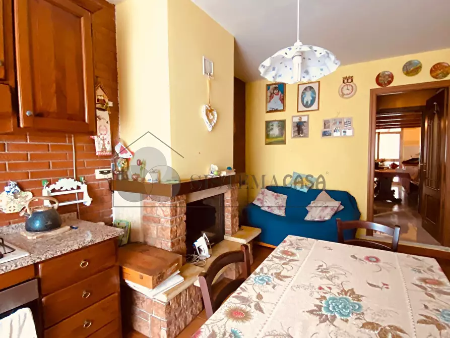 Immagine 5 di Villa in vendita  in Via 1º Maggio 12 a Follo