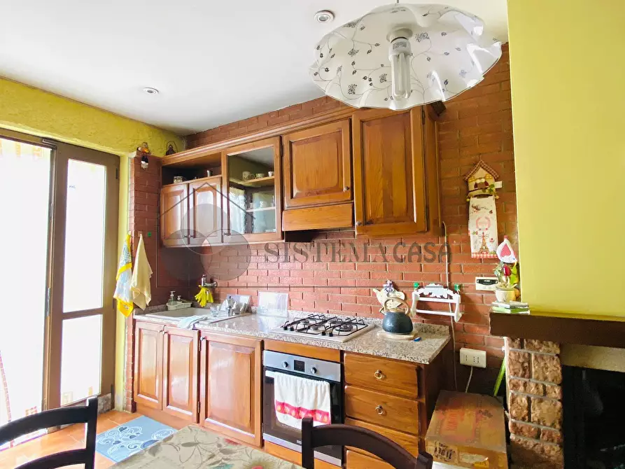 Immagine 8 di Villa in vendita  in Via 1º Maggio 12 a Follo