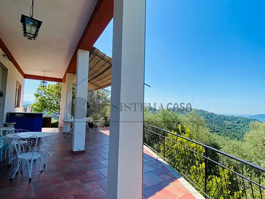 Immagine 14 di Villa in vendita  in Via Fratelli Aristide e Alduino Castellini 8 a Vezzano Ligure