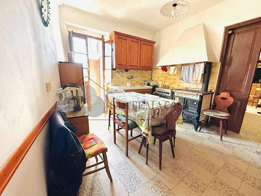 Immagine 3 di Porzione di casa in vendita  a Follo