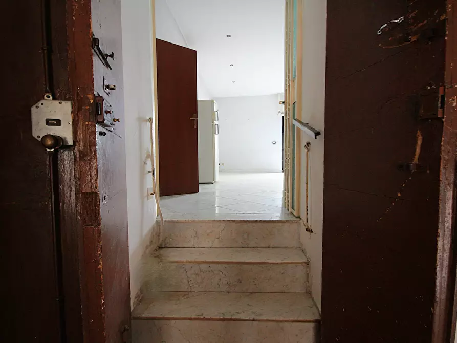 Immagine 13 di Trilocale in vendita  in Via Guglielmo Marconi 49 a Portici