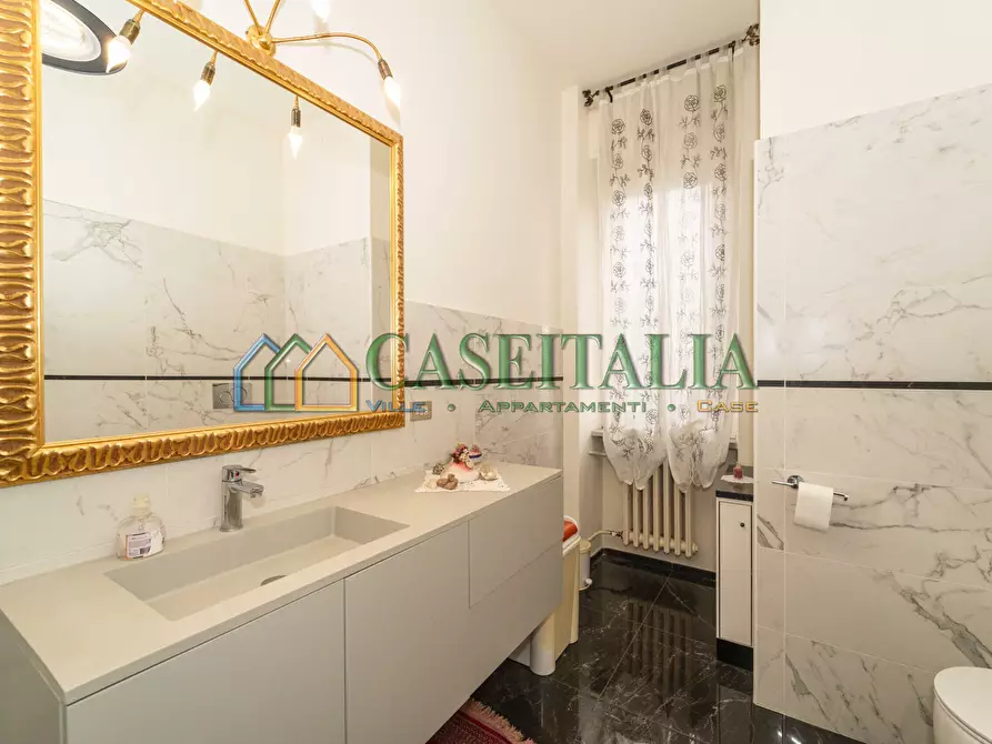 Immagine 21 di Pentalocale in vendita  in Via Ulzio 9 a Rivoli