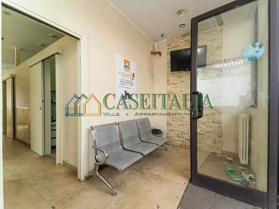 Immagine 6 di Locale commerciale in vendita  in Via Cavour 46 a Alpignano