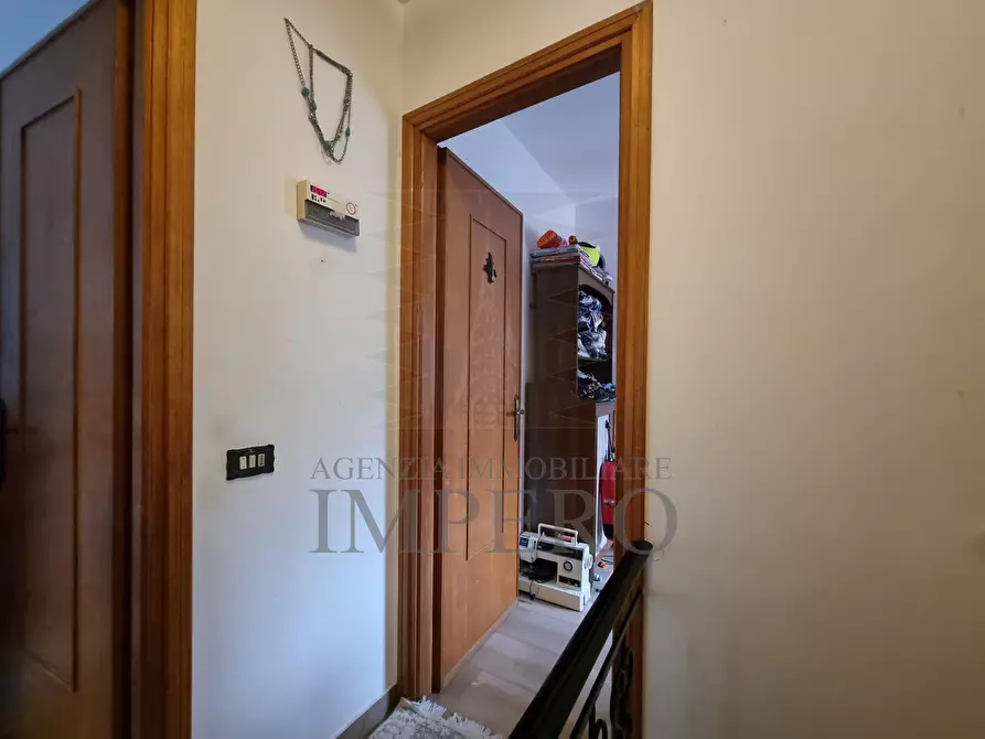 Immagine 8 di Bilocale in vendita  in Piazza Giuseppe Garibaldi 1 a Camporosso