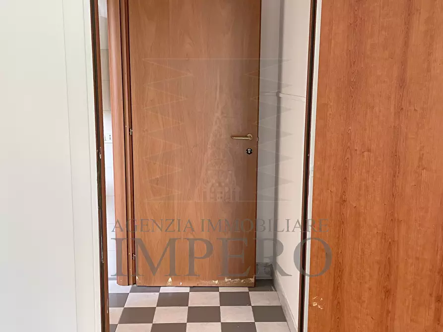 Immagine 9 di Attività commerciale in vendita  in Via Vittorio Emanuele II 93 a Bordighera