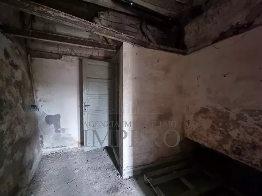 Immagine 12 di Magazzino in vendita  in Via Giovanni Trossarelli 14 a Ventimiglia