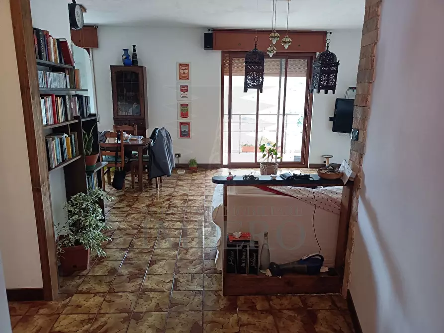 Immagine 4 di Pentalocale in vendita  in Via Caduti del Lavoro 3 a Ventimiglia