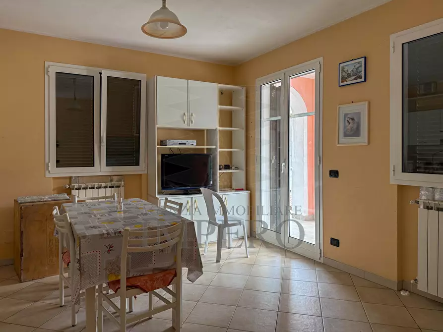 Immagine 13 di Villa in vendita  in Via del Commercio 1 a Camporosso