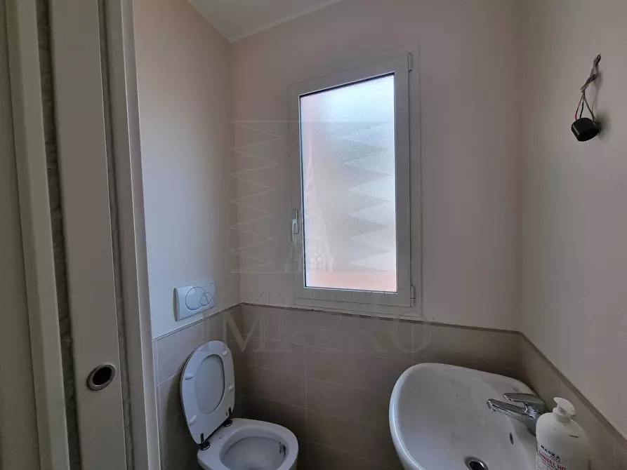 Immagine 11 di Bilocale in vendita  in passeggiata trento trieste 39 a Ventimiglia