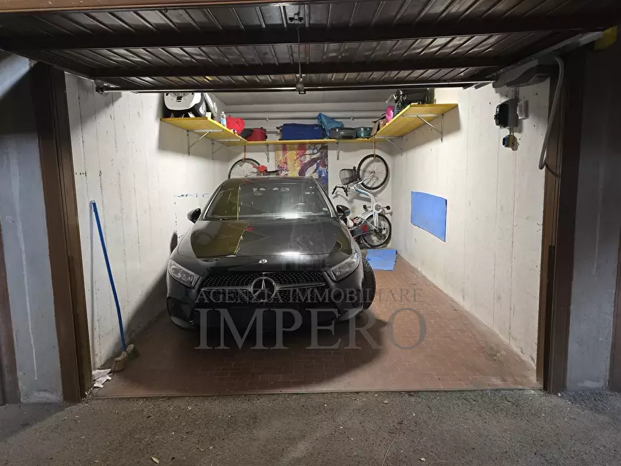Immagine 1 di Garage in vendita  in Via San Secondo 15 a Ventimiglia