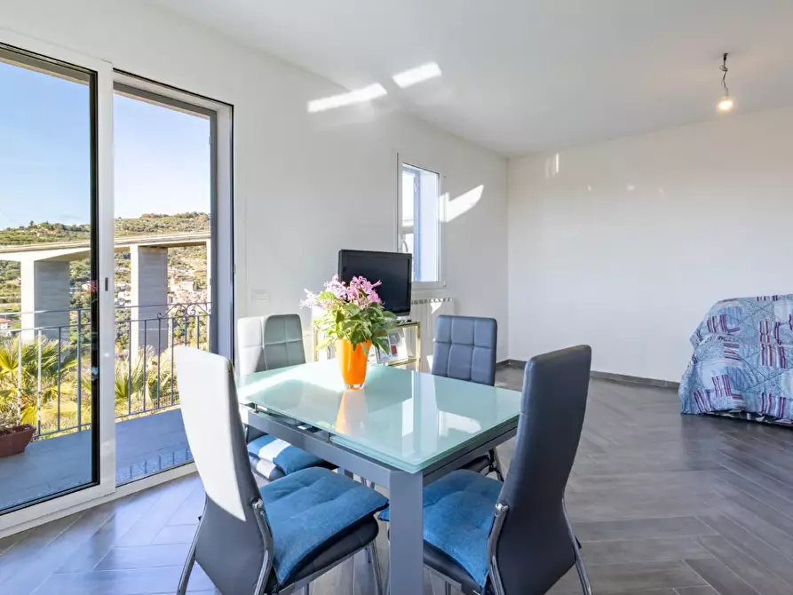 Immagine 4 di Casa bifamiliare in vendita  in Via Sapergo 2 a Bordighera