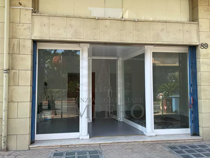 Immagine 2 di Attività commerciale in vendita  in Via Vittorio Emanuele II 93 a Bordighera