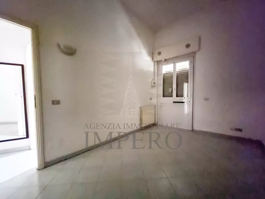 Immagine 10 di Locale commerciale in vendita  in Via Colonnello Aprosio 102 a Vallecrosia