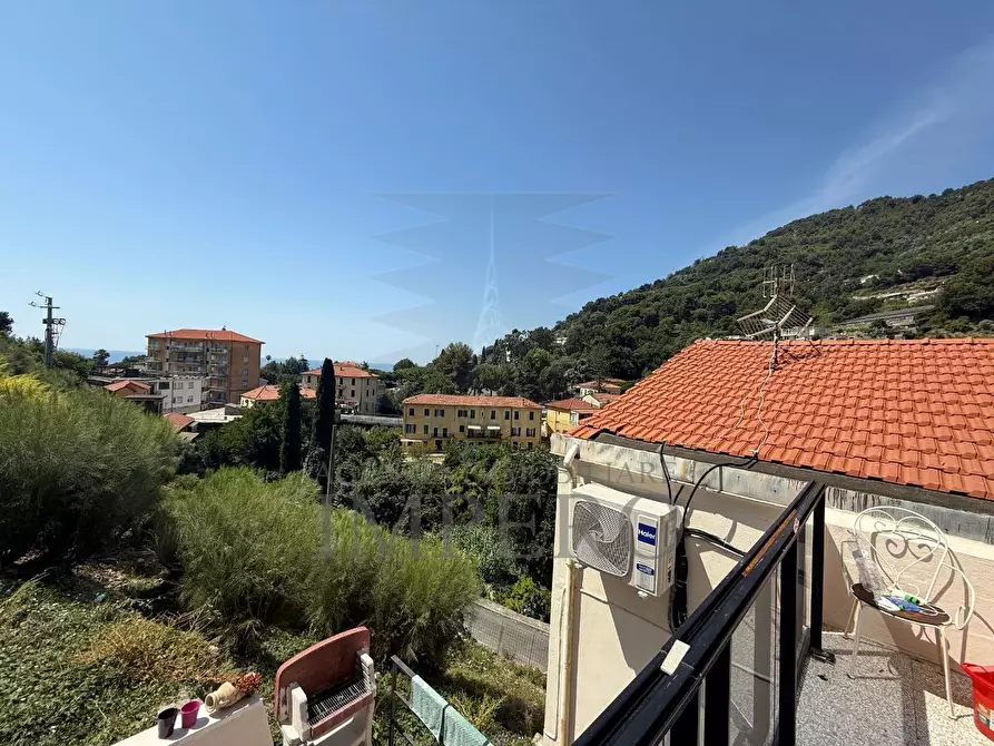 Immagine 11 di Bilocale in vendita  in Via Anacleto Hughes 79 a Ventimiglia