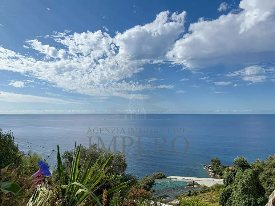 Immagine 1 di Terreno agricolo in vendita  in Corso Mentone 37 a Ventimiglia
