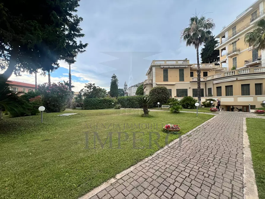 Immagine 4 di Bilocale in vendita  in Corso Italia 100 a Bordighera