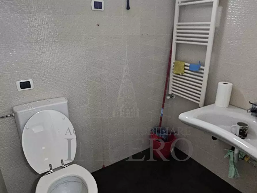 Immagine 5 di Locale commerciale in vendita  in Via Vittorio Veneto 1 a Ventimiglia