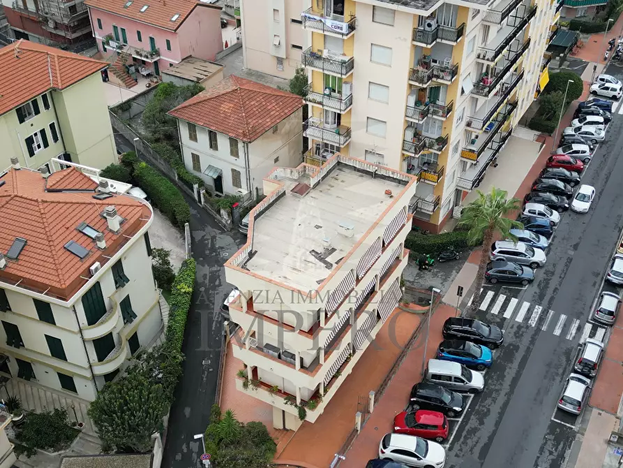 Immagine 1 di Locale commerciale in vendita  in Via Papa Giovanni XXIII 1 a Ventimiglia