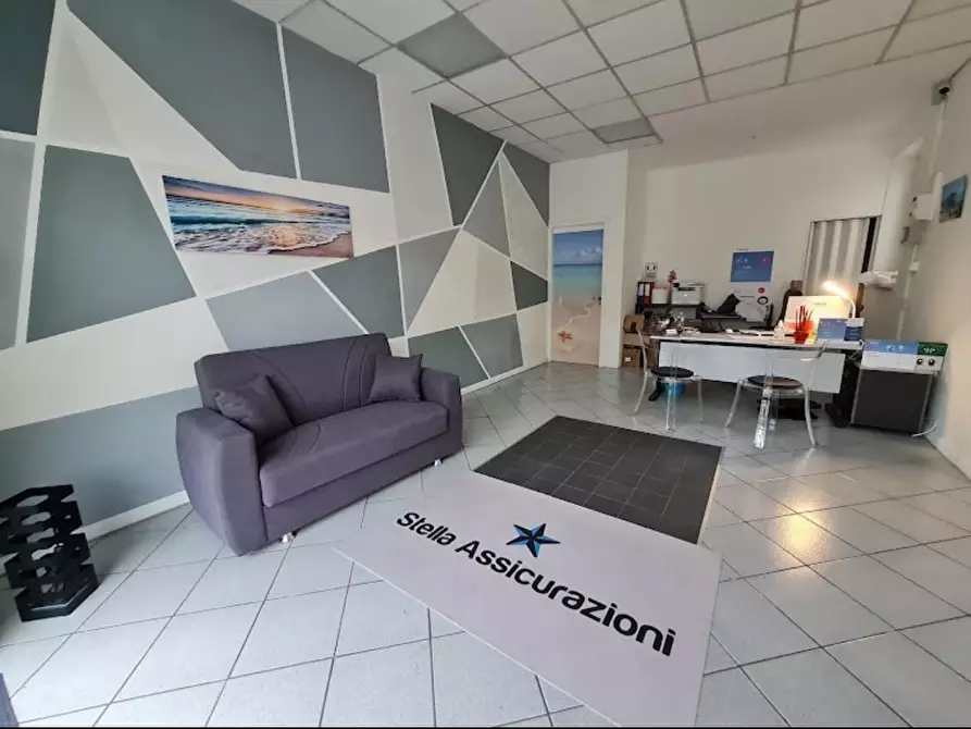 Immagine 2 di Locale commerciale in affitto  a Francavilla Al Mare