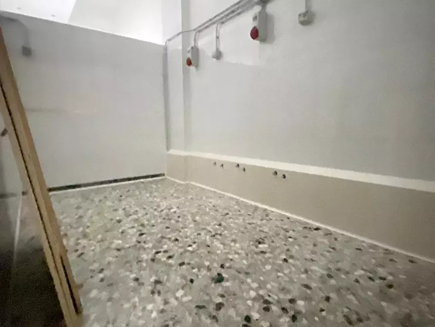 Immagine 5 di Locale commerciale in vendita  a Francavilla Al Mare