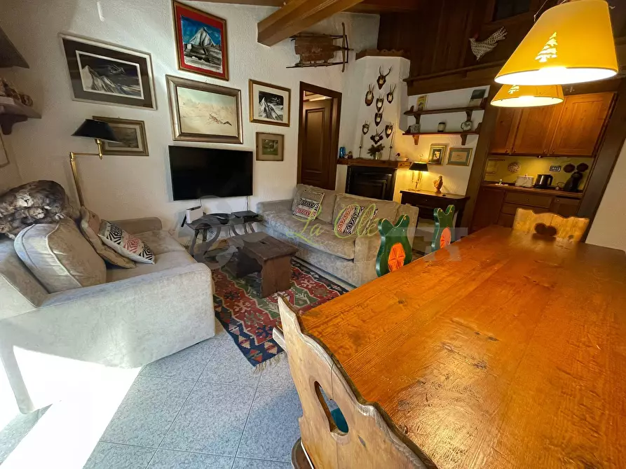 Immagine 3 di Quadrilocale in vendita  a Courmayeur