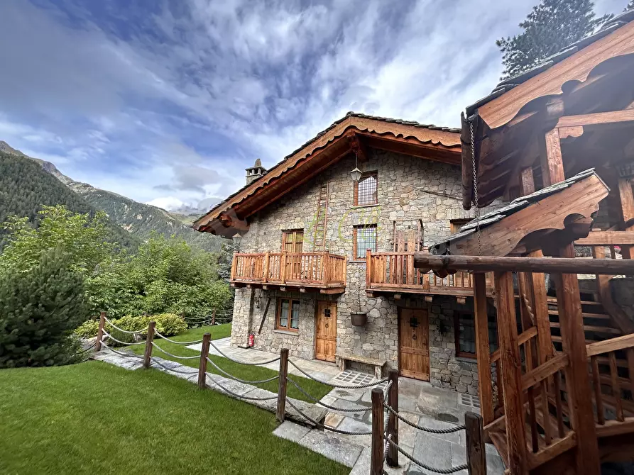 Immagine 18 di Baita in affitto  a Courmayeur