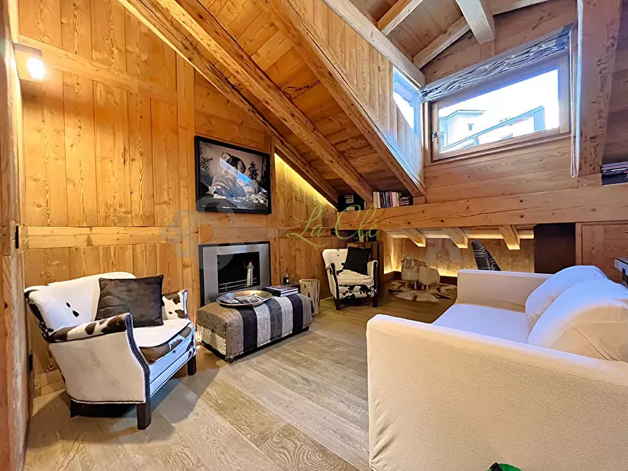 Immagine 3 di Trilocale in vendita  in Via Circonvallazione 11 a Courmayeur