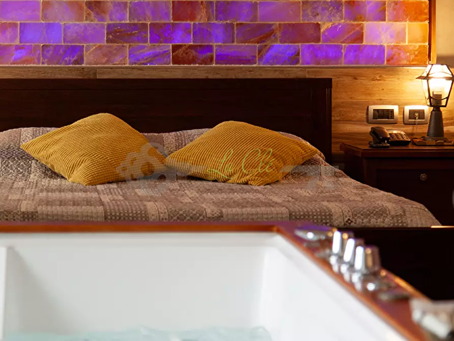 Immagine 19 di Albergo/B&B/Residence in vendita  a Brissogne