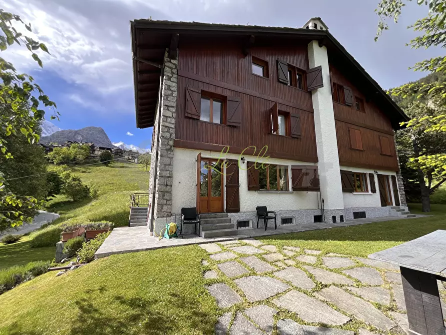 Immagine 23 di Quadrilocale in affitto  in Avenue Dent du Geant 31 a Pre'-Saint-Didier