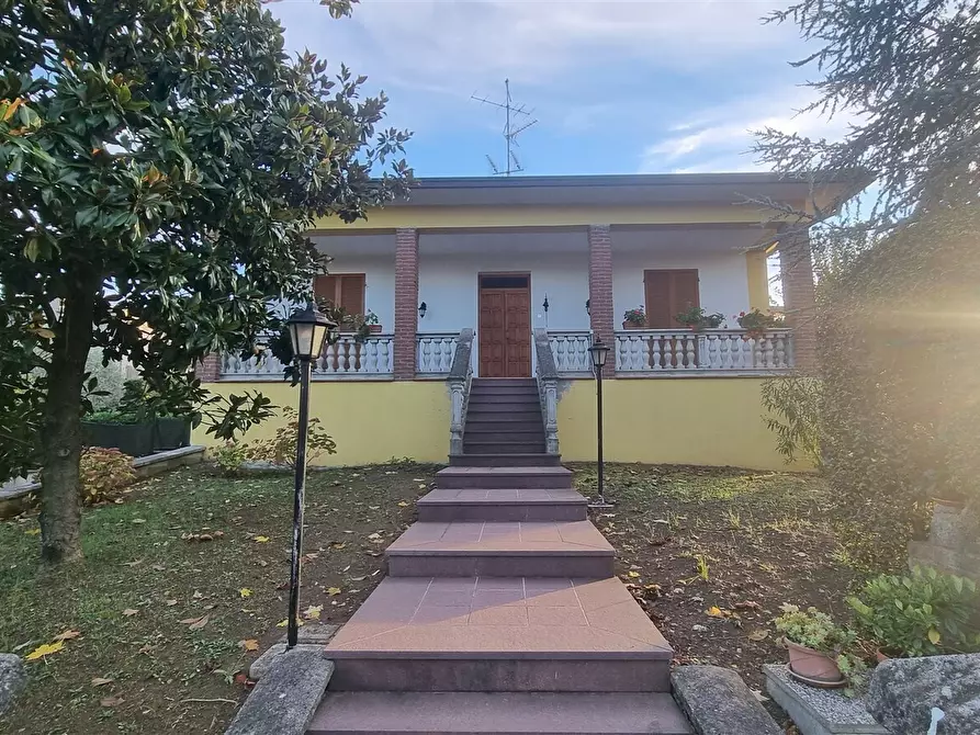 Immagine 1 di Casa indipendente in vendita  in Via XXV Aprile 28 a Lesignano De' Bagni