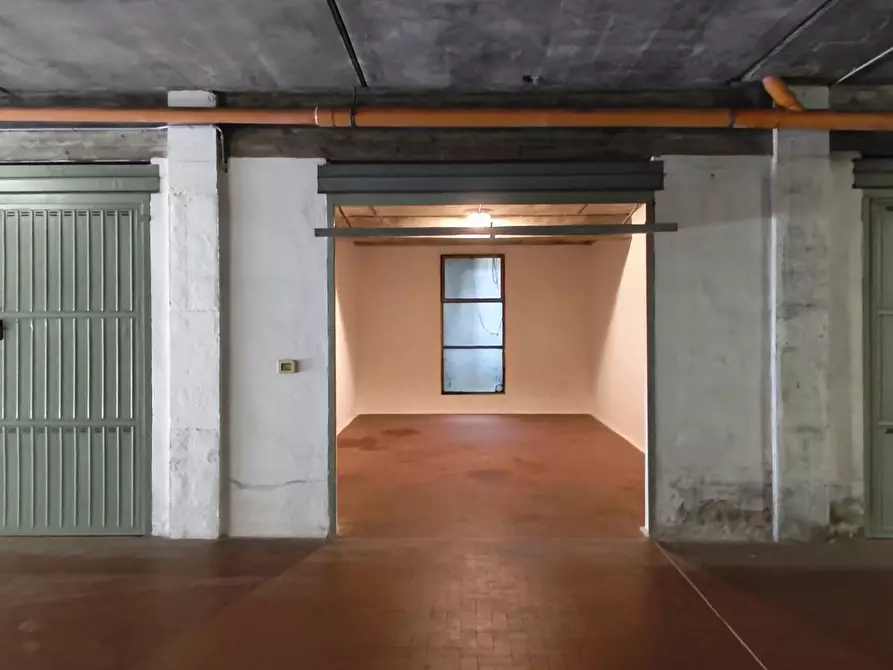Immagine 9 di Garage in vendita  in Via Santi Venceslao 26 a Modena