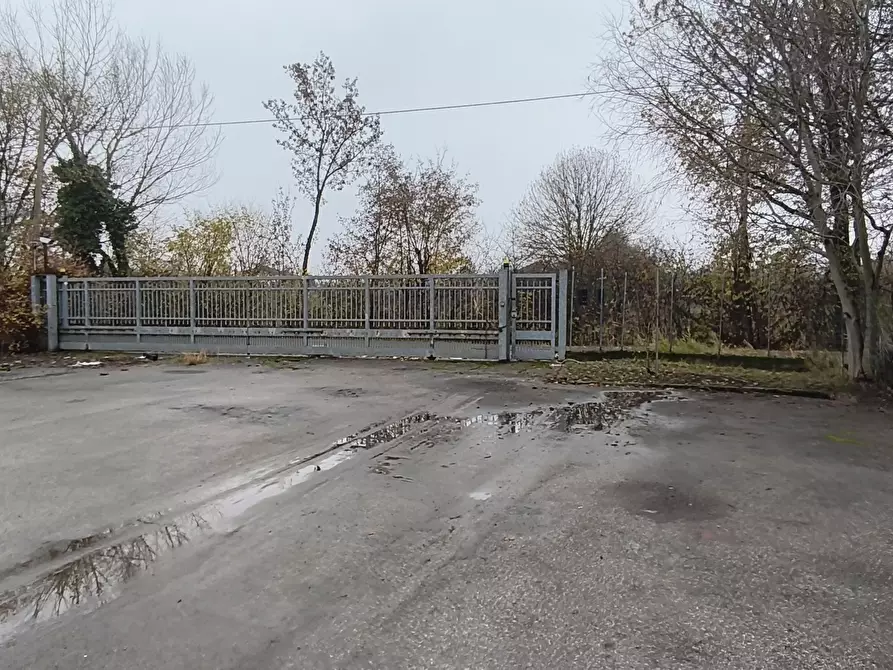 Immagine 6 di Laboratorio in vendita  in via fonte san geminiano 10 a Modena