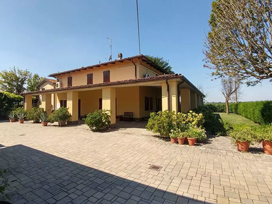 Immagine 17 di Villa in vendita  in Stradello Giovanardi 95 a Modena