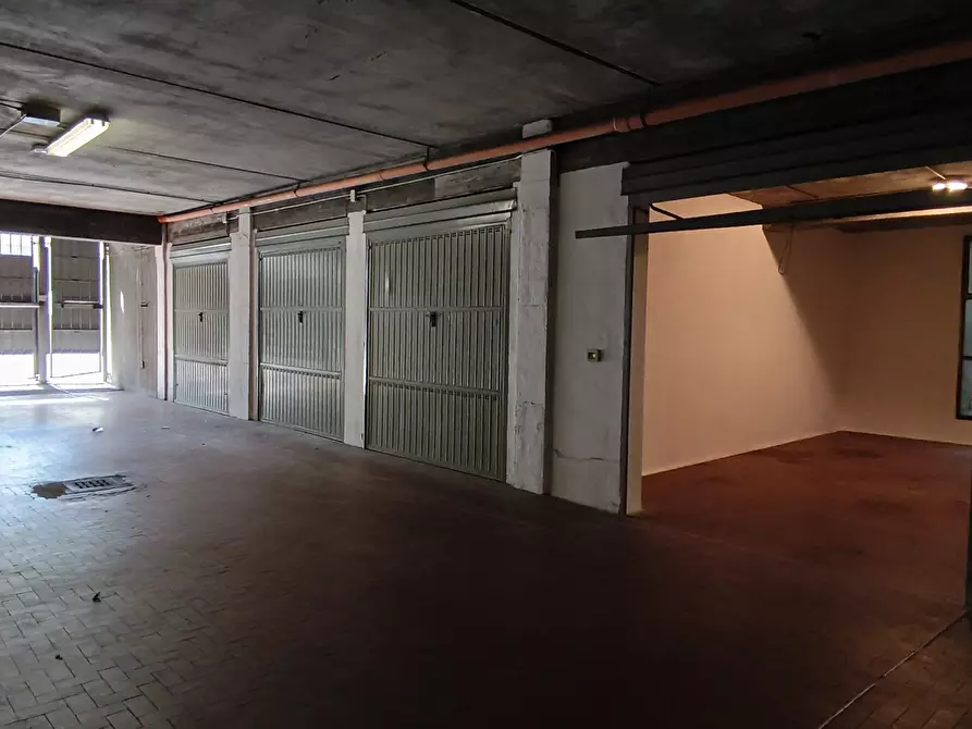 Immagine 11 di Garage in vendita  in Via Santi Venceslao 26 a Modena