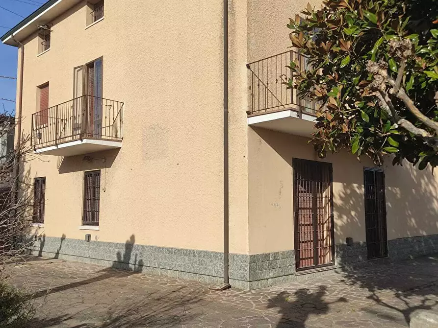 Immagine 19 di Casa bifamiliare in vendita  in Viale della Pace 4 a Formigine