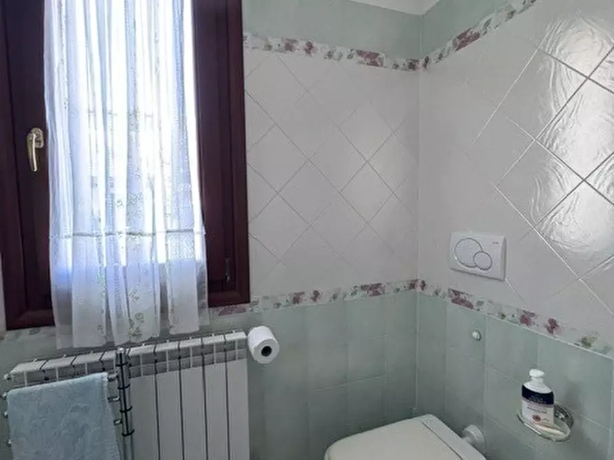 Immagine 14 di Porzione di casa in vendita  a Rovigo