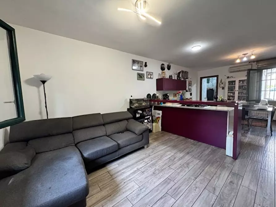 Immagine 14 di Porzione di casa in vendita  a Rovigo