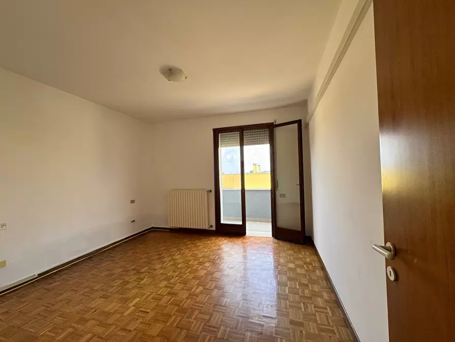 Immagine 4 di Quadrilocale in vendita  a Rovigo