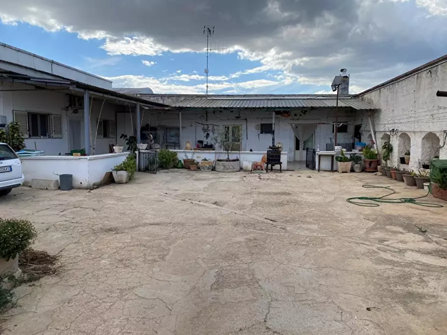 Immagine 1 di Villa in vendita  in Via nuova Acquaviva 3 a Casamassima