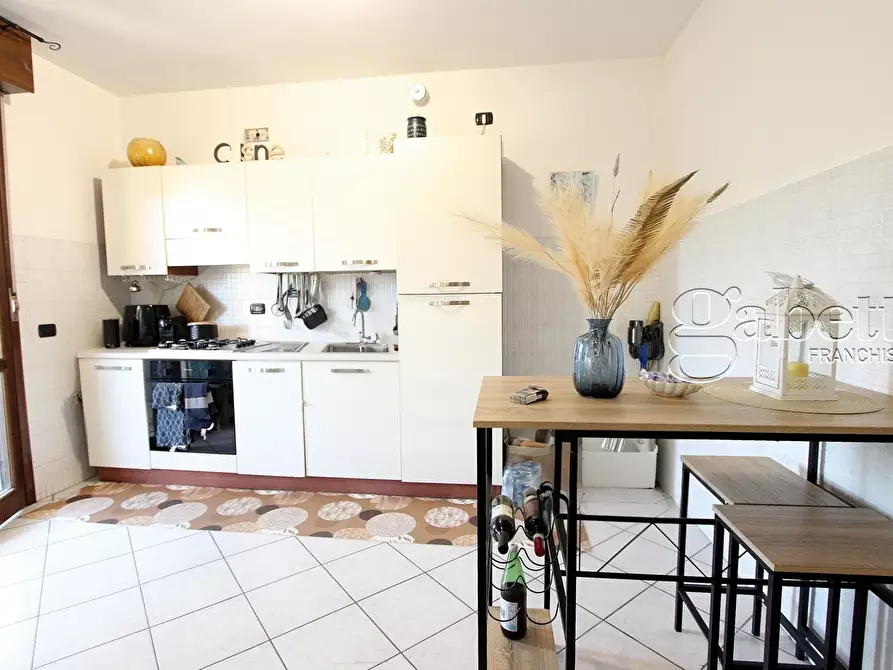 Immagine 8 di Trilocale in vendita  in giacomo leopardi a Lainate