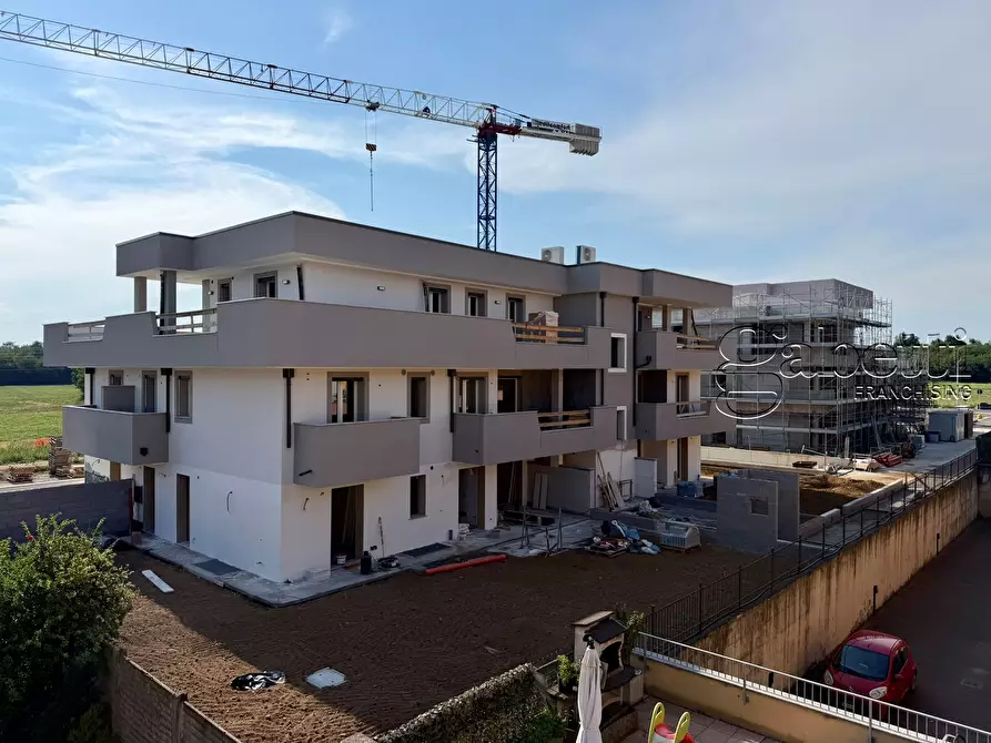 Immagine 1 di Quadrilocale in vendita  in Via Antonio Vivaldi a Dairago