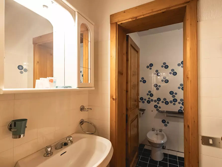 Immagine 34 di Villa in vendita  in Strada Provinciale 6 56 a Montecopiolo