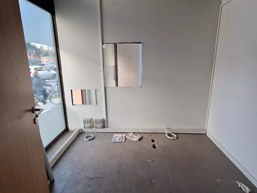 Immagine 2 di Ufficio in affitto  in Viale Giuseppe Giusti a Lucca