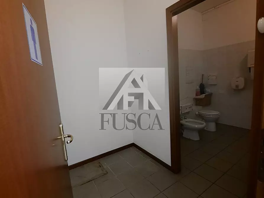 Immagine 16 di Capannone industriale in affitto  in Viale G. Puccini a Lucca