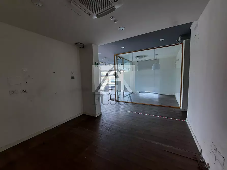 Immagine 13 di Villa in vendita  in Traversa III Via Romana a Lucca