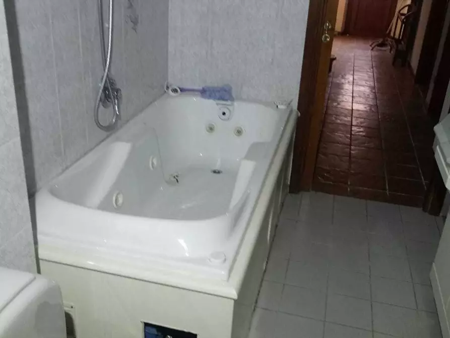 Immagine 10 di Villa in vendita  in Via Vecchi Pardini a Lucca