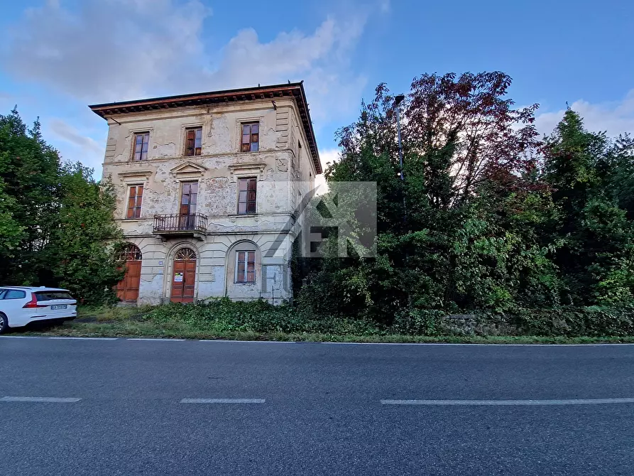 Immagine 3 di Villa in vendita  in via pisana a Lucca