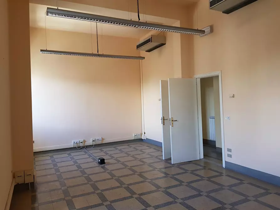Immagine 4 di Ufficio in affitto  in Via Angeloni Carlo 81 a Lucca