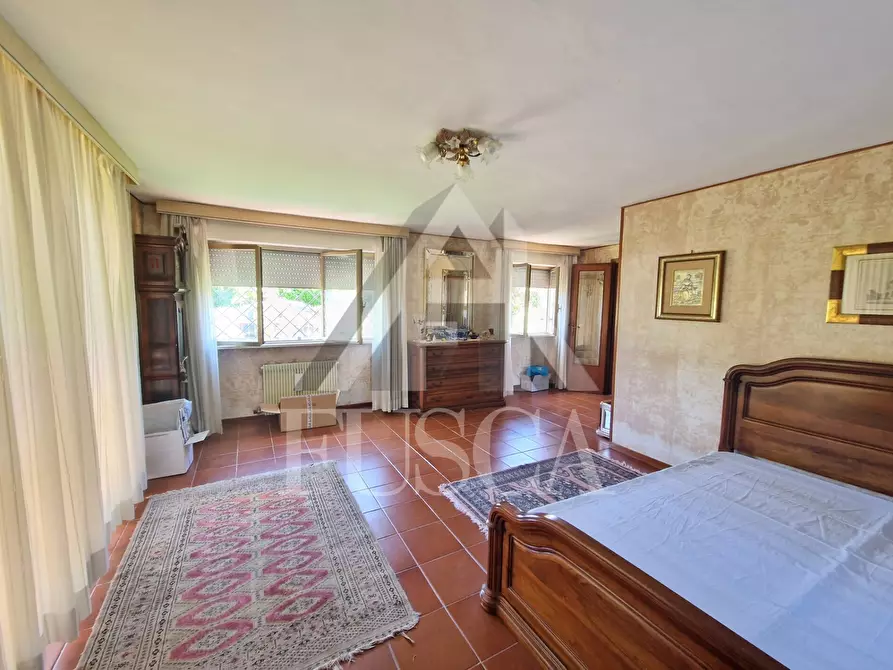 Immagine 2 di Villa in vendita  in Via G. Amendola a Lucca