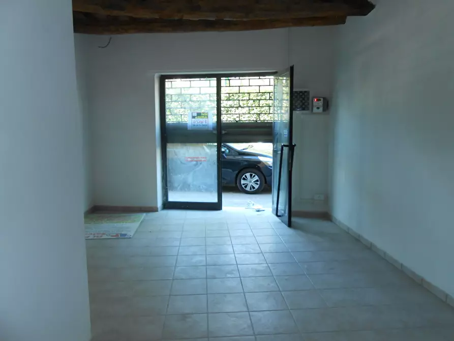 Immagine 3 di Capannone industriale in affitto  in Via Sarzanese a Lucca